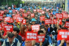 “불법파견 철폐” 금속노조 4천여명, 현대기아 본사 앞 투쟁