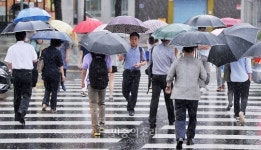 장마 전선 남하...광주.전남 오후 3시 ‘큰 비’