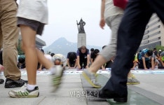 [포토] 시민들이 지켜보는 가운데 철도민영화 반대 114배