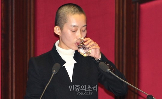 태국 헌재, 세타 총리 해임 결정 - 부정 임명에 부응하여 결정 완료, 취임 1년 만에 낙마