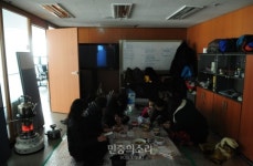 [포토] 기륭전자 논란, 전기가 끊긴 기륭노조 농성장