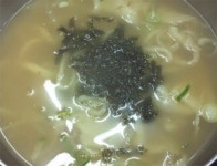 생방송투데이 2천원짜리 칼국수 맛집 대공개...비결은