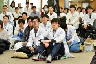 [포토] 의협 집단휴진, 정부에 반대하는 전공의들