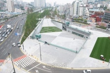 국내최대 부산 송상현 광장 집회 제한 논란, ‘불통 광장’ 되나?