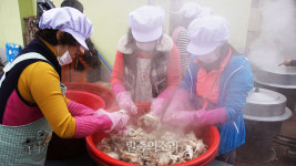 ‘뿔난’ 진주 엄마들, ‘가마솥 무상급식’...“학생 1인당 7만원 부담”