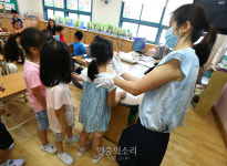 발열체크로 학생들 메르스 예방하는 신묵초[포토]