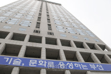 부산 서구 A·B 아파트 비리 복마전... 부산시 수사의뢰