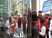 노조원 출입 거부한 홈플러스[포토]