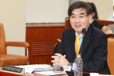 국감 질의에 답변하는 박영범 한국산업인력관리공단 이사장[포토]