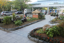 “집회·시위 막아라” 부산시청 후문에 ‘병수산성’ 등장?