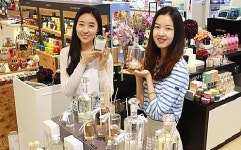 향수로 디퓨저 만들기, 안 쓰는 제품 이렇게 변신한다!