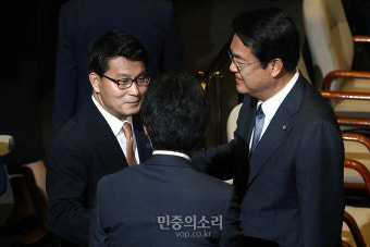 이야기하는 정진석-유승민-윤상현[포토]