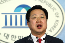 이장우 김동철 의원직 사퇴해야[포토]