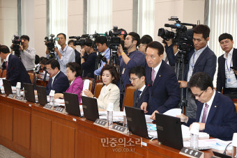 국감 복귀한 새누리당 의원들[포토]
