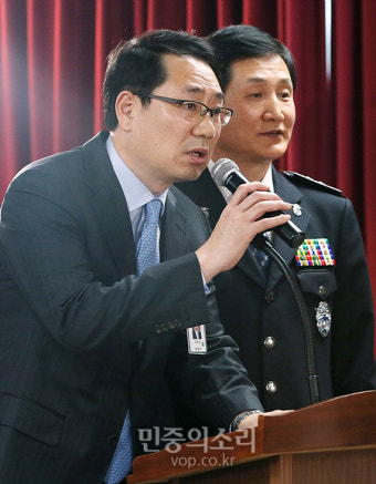 답변하는 교정본부장과 서울구치소장[포토]