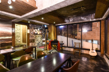 [인터뷰]대학로 연출가 이재윤이 부산서 얻은 수확 ‘숨 게스트하우스’