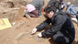민간인학살 참상 드러난 진주 용산고개...45구경 탄두 나와