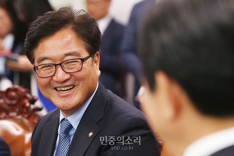 우원식 국회의장, 김대중 전 대통령 추모식 참석 국민을 믿고 역사 발전을 낙관한 그의 정신을 계승하겠다