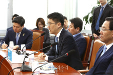 의총서 모두발언하는 김세연[포토]