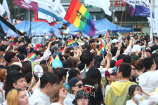 [포토뉴스] ‘성소수자에게 존중을’ 서울 도심 퀴어축제