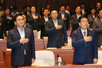 자유한국당, 한반도 ‘전술핵 재배치’ 당론 채택