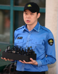 [영상]박유천 ‘소집해제’, 눈물 흘리며 “팬 여러분께 진심으로 사과”