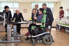 한국우진학교 방문한 김상곤 부총리 “특수학교 설립은 양보할 수 없는 선택”