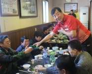 대도영지, 환경미화원에 점심 대접