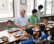 정구복 영동군수, 학교급식 현장 점검 실시