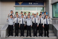 홍성삼 충북지방경찰청장, 연수지구대 방문 표창장 수여