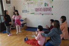 진천 문백초, 봉암경로당서 효도 봉사