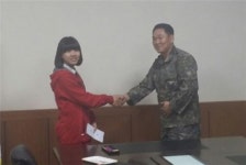 공군19전비 부사관단, 중원중 학생에 장학금 전달