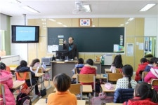 충주 금가초, 정신 건강 교육 실시