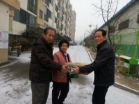 어려운 이웃에 쌀·라면 기탁