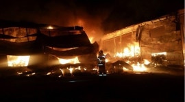 청주 옥산 박스공장 불...진화작업 중