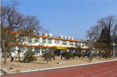 100년의 학교역사가 말한다 - 괴산 연풍초등학교