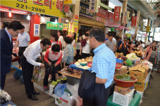 서원대, 메르스로 어려움 겪는 전통시장 상인 도와