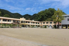100년의 학교역사가 말한다 - 보은 회인초등학교