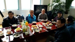 충주교현2동 향기누리, 대가미경로당 만둣국 대접
