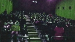 충주시 지현동 복지위원회, 노인 137명에 귀향 영화 관람
