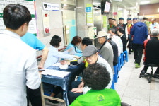 청주시노인종합복지관, 어버이날 맞아 잔치