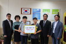 구곡교회, 문상초에 호신용 목걸이 기증