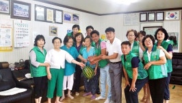 충주시 칠금새마을, 경로당 수박 전달
