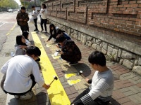 충주시 청소년참여위원회, 어린이 횡단보도 노란발자국 부착