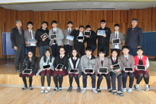 충주 노은중 8회 졸업생 이송근씨, 태블릿 PC 17대 기증