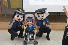 충주경찰서, 숭덕학교 장애우 어린이 초청 견학 실시