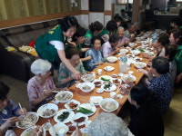 충주, 초복 맞아 곳곳서 어르신 삼계탕 대접 이어져