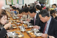 자치단체와 학교 급식 점검