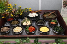 속리산 13가지 산나물을 이용한 음식개발 눈길