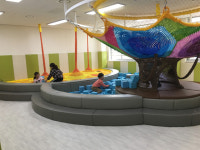 세종시 늘봄초등학교에 만들어진  실내 놀이터와 체육시설